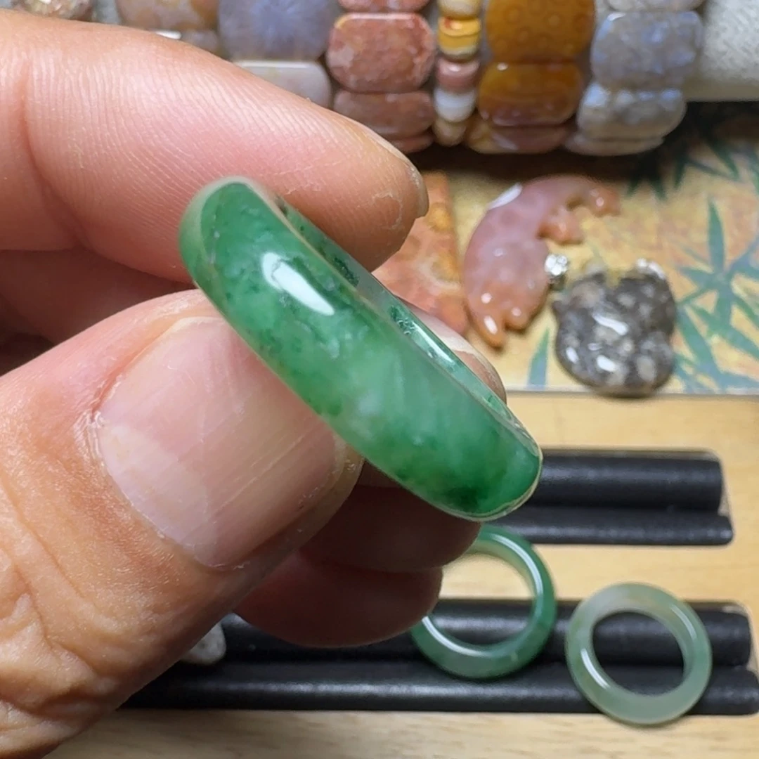 石英质玉纯天然色有机玉石保真色未镶嵌