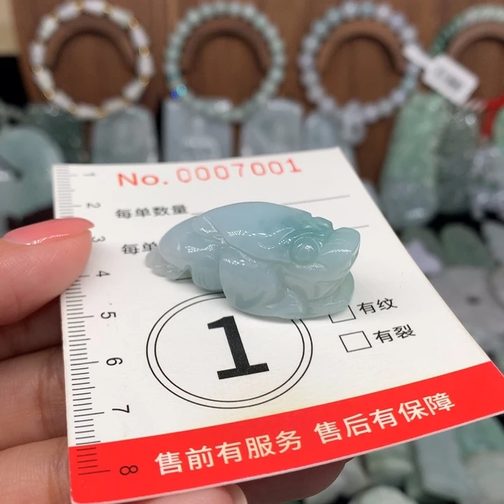 翡翠未镶嵌颈饰11