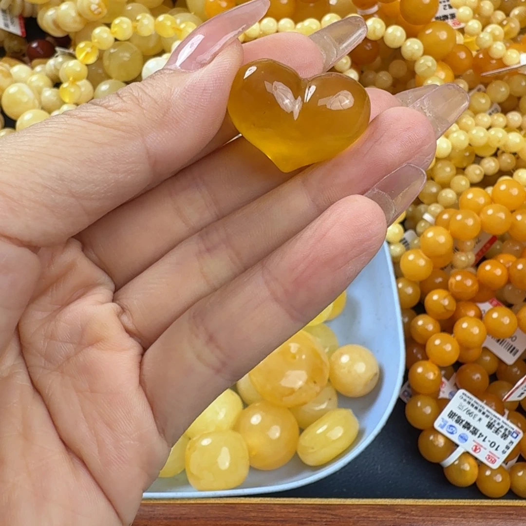 琥珀未镶嵌珠宝奇石