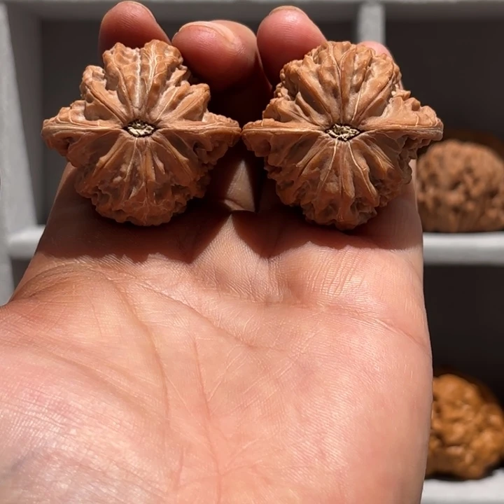 C***y吊坠文玩核桃39 全品山地磨新果货头