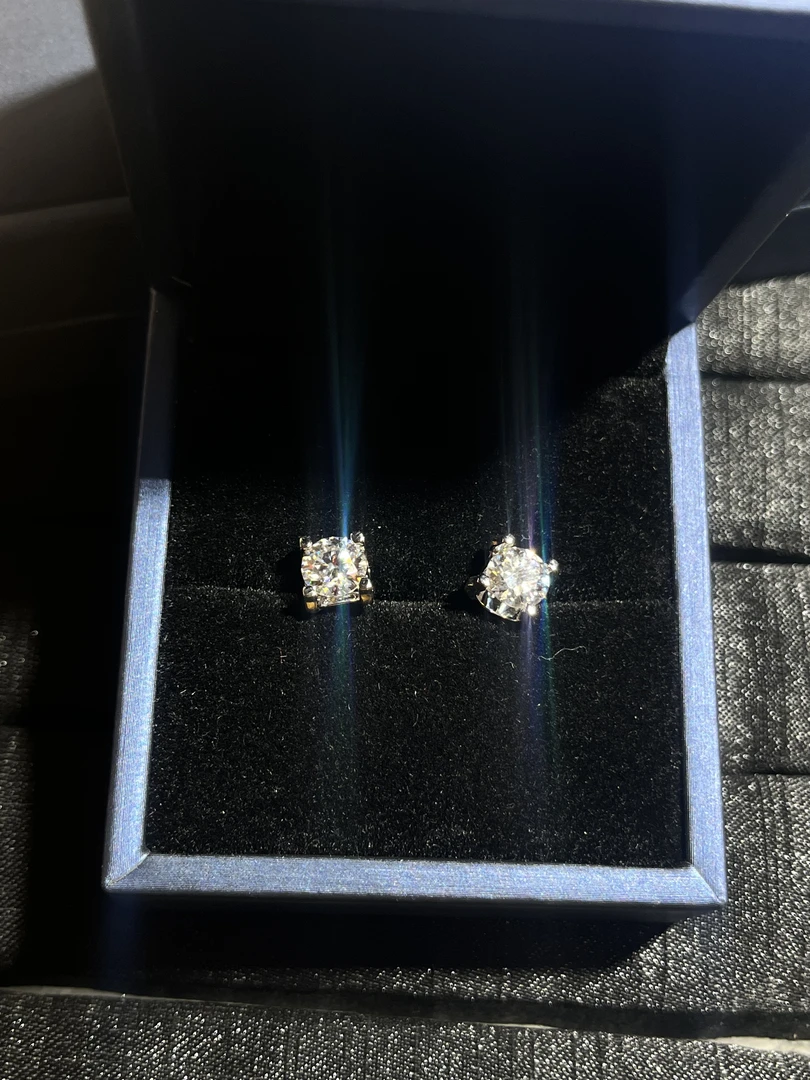 缅甸云上珠宝 牛头耳钉K043