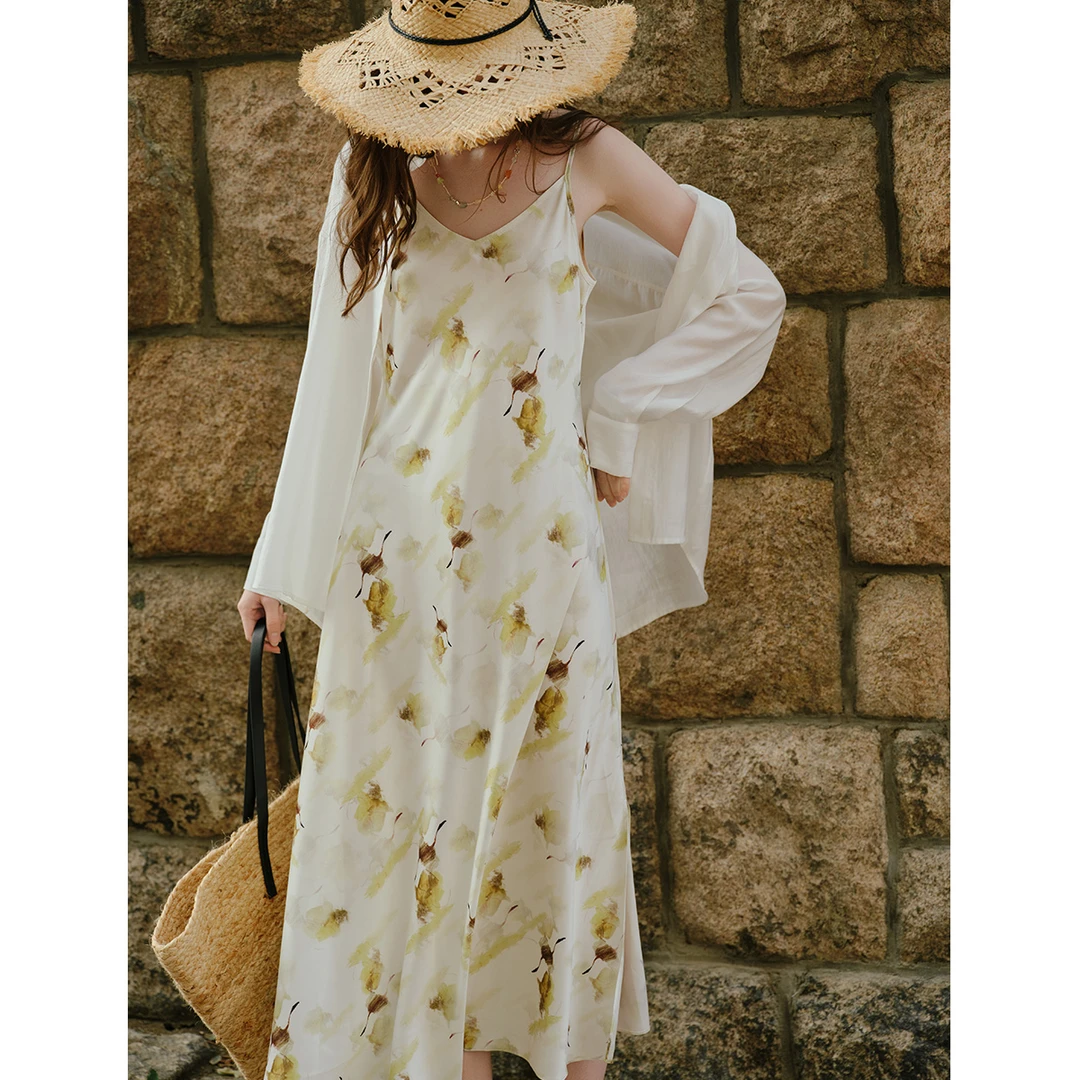 navigare意大利小帆船法式晕染印花吊带连衣裙女气质V领碎花长裙