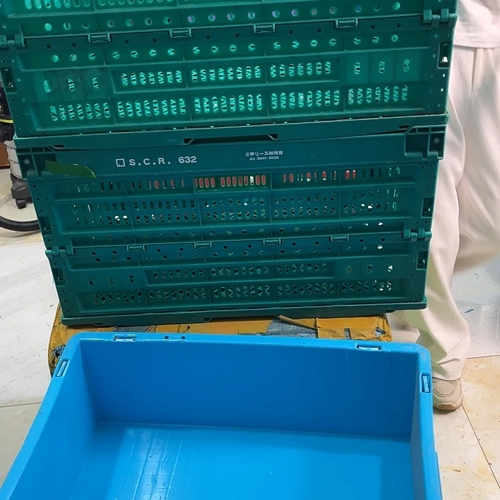 奔***者厚款两个镂空的箱子