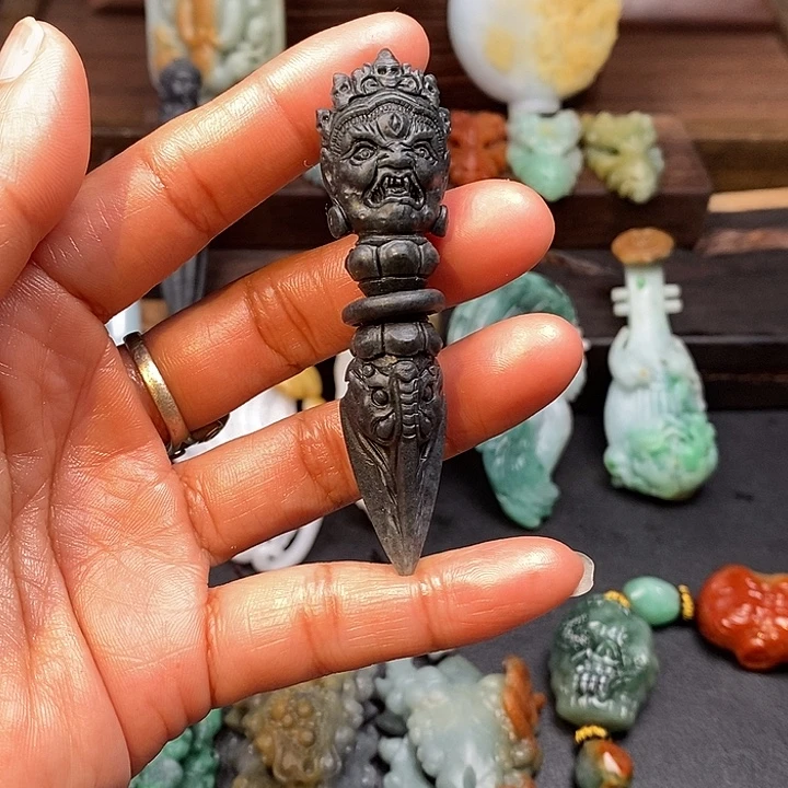 定制翡翠未镶嵌毛货抛光