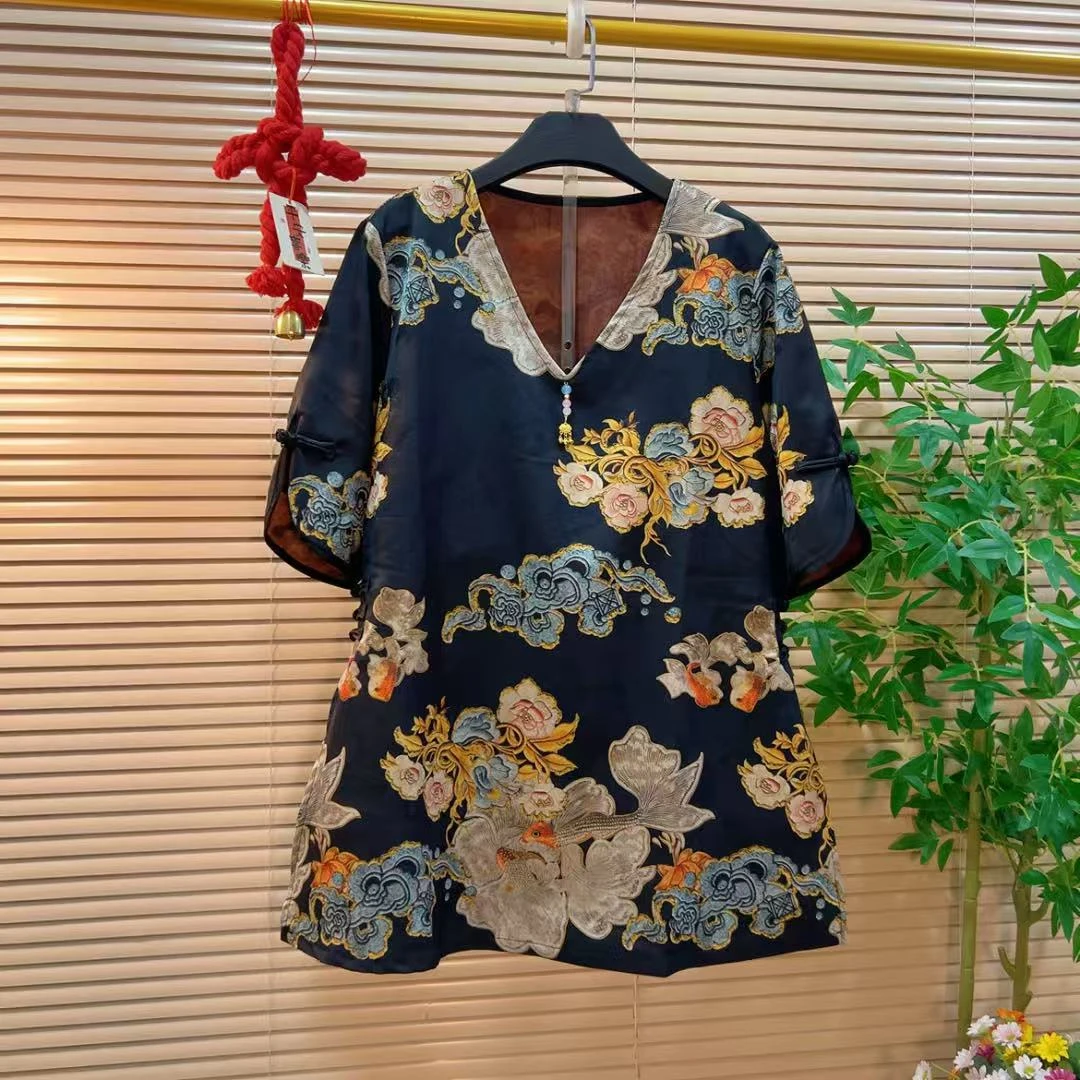 胖YY2025新款新中式国风盘扣T恤复古小众印花V领半袖宽松开衩上衣