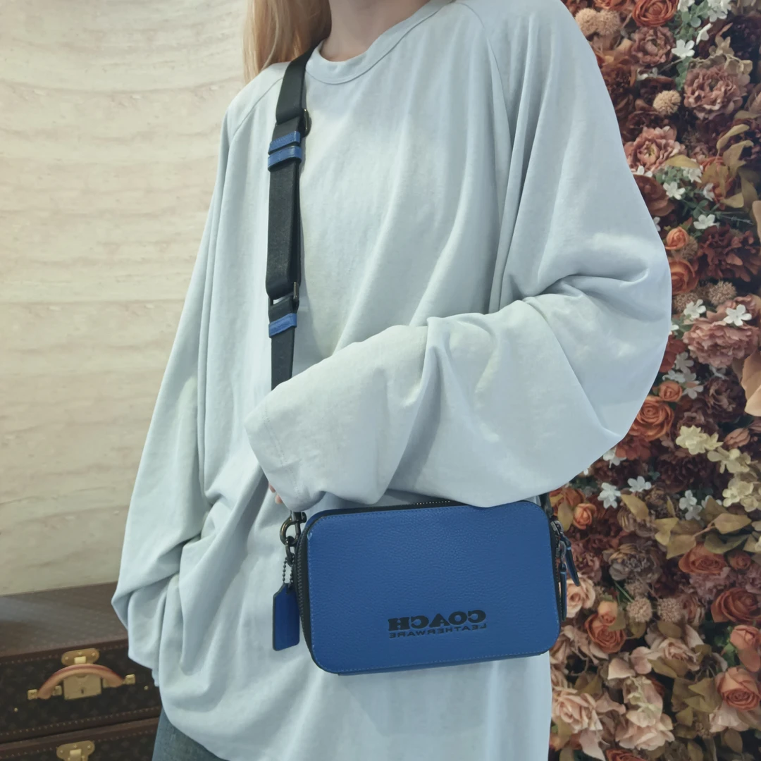 95新 COACH/蔻驰 【冰】蓝色斜挎包