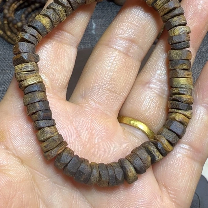 沉香沉香碎屑随形片珠5克