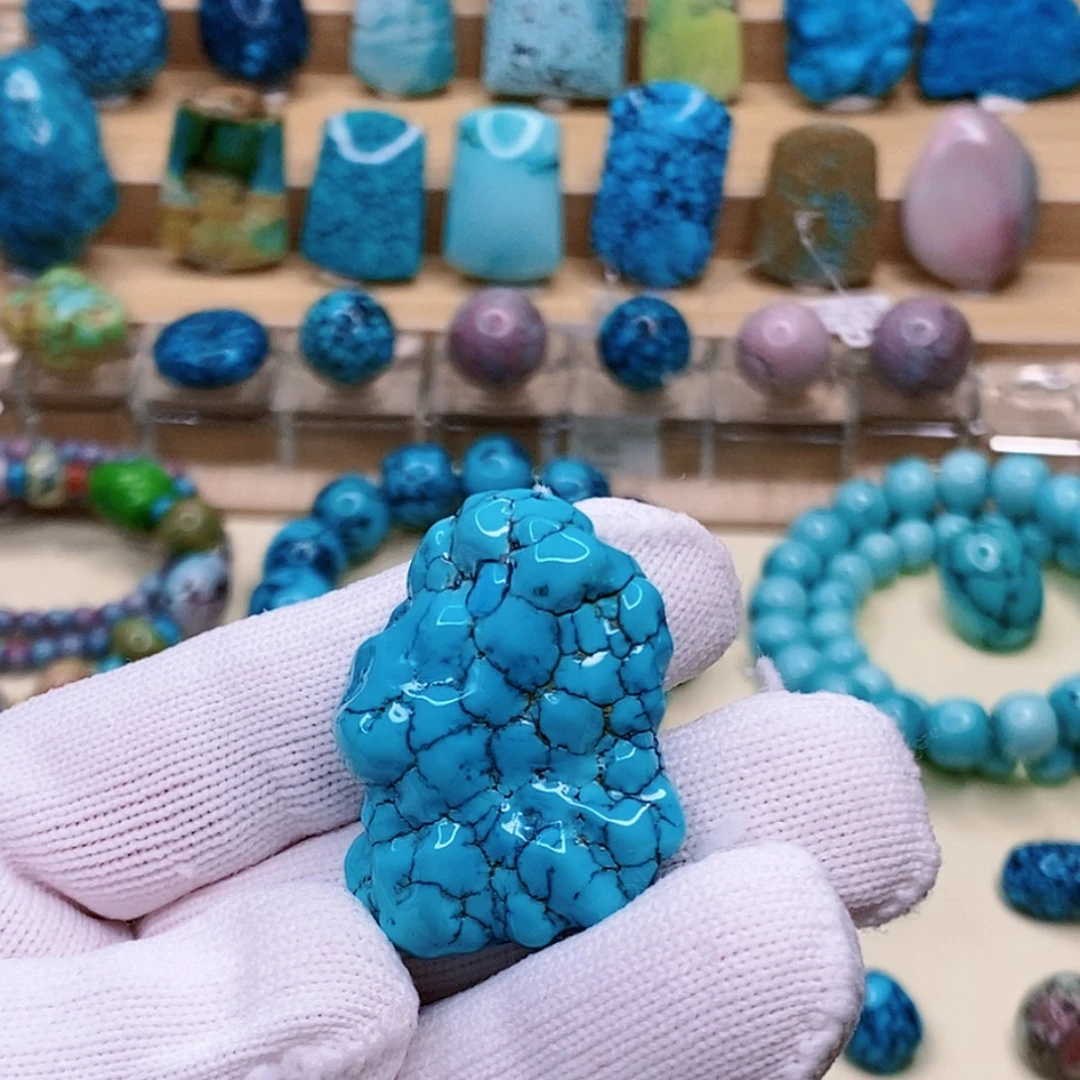 绿松石未镶嵌珠宝奇石