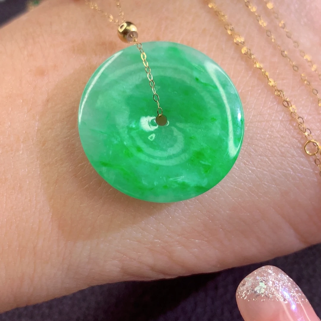 翡翠18K金镶嵌颈饰翡翠