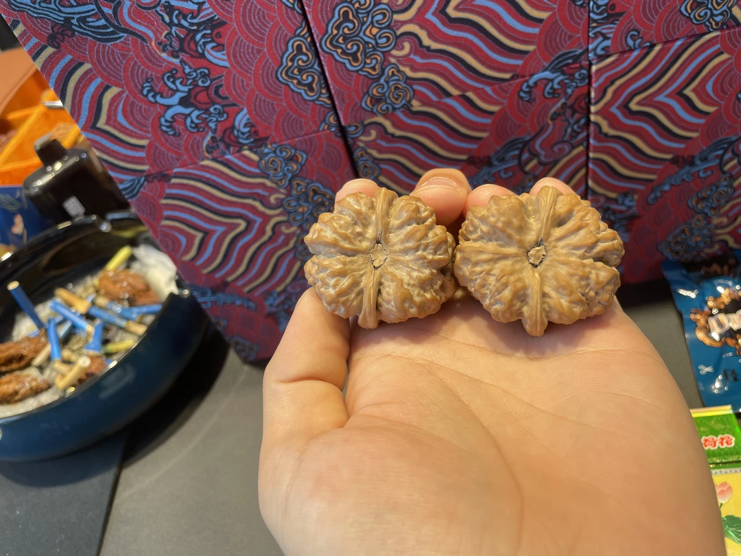 文玩核桃41尺蛤蟆头手把件