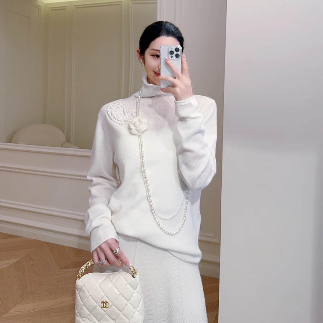 嫚渡山羊绒100%轻奢重工钩花钉珠高领长袖套头款纯色羊绒衫