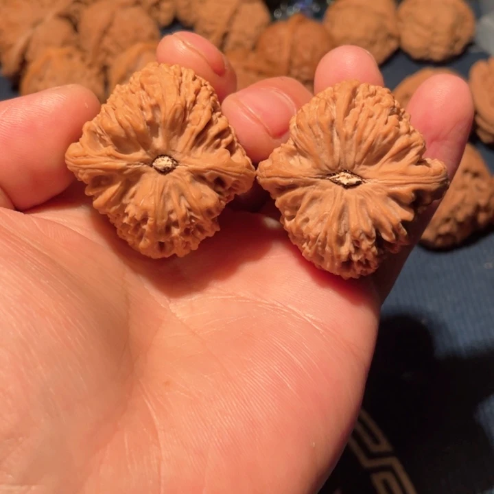 文玩核桃把件?****࿐南疆石