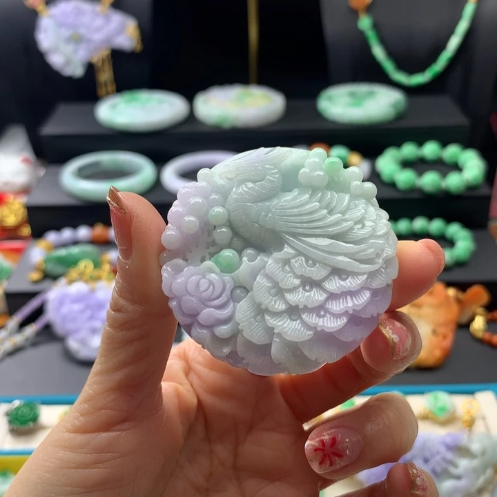 翡翠颈饰未镶嵌翡翠凤凰