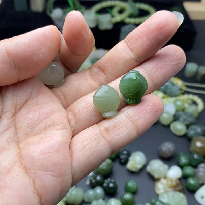 *****和田玉未镶嵌颈饰