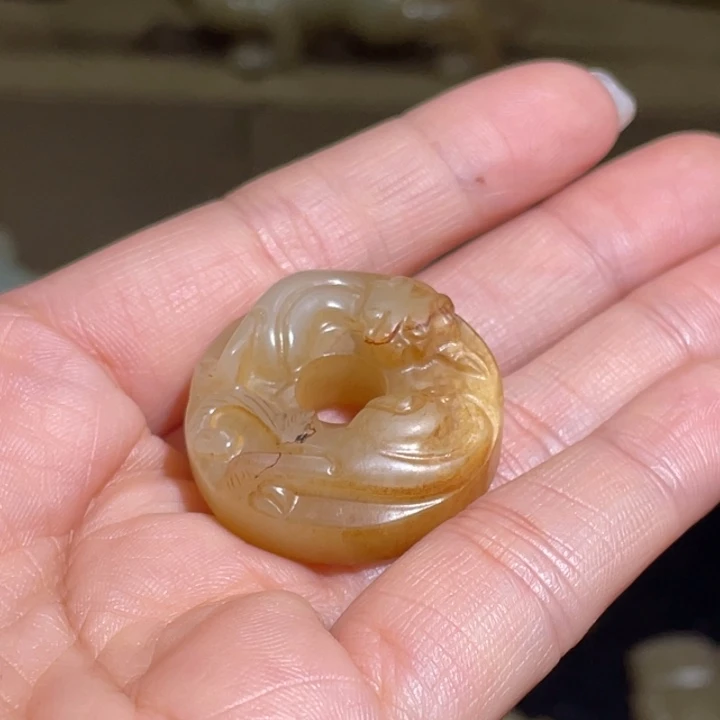 刻***心和田玉未镶嵌颈饰