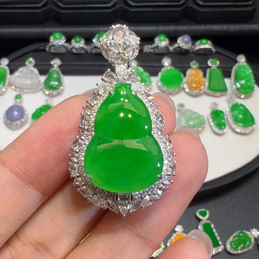 翡翠18K金镶嵌颈饰收到货48小时鉴赏期