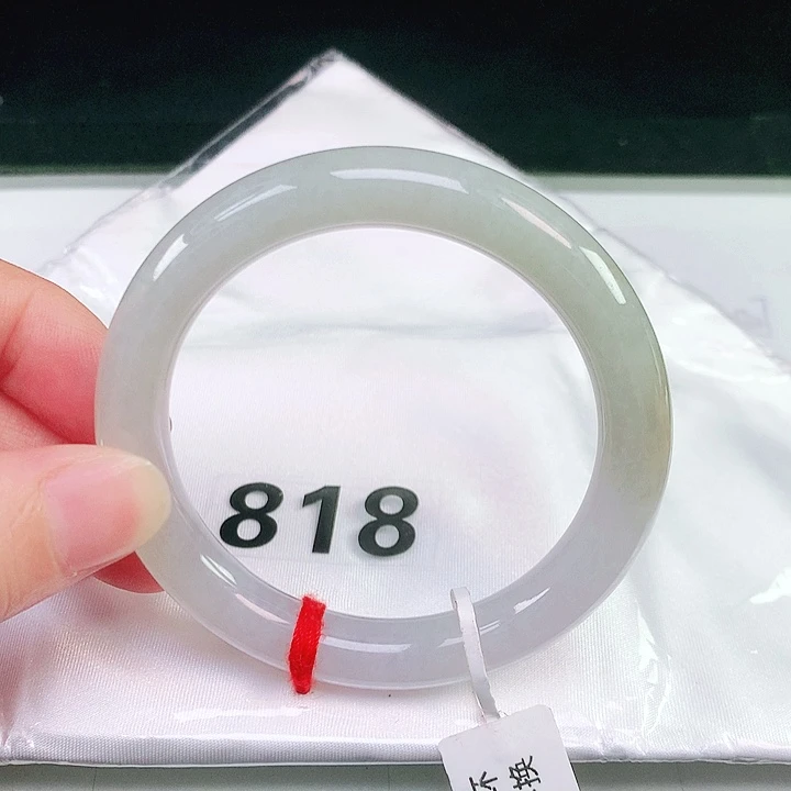 翡翠未镶嵌手镯（圆镯）818