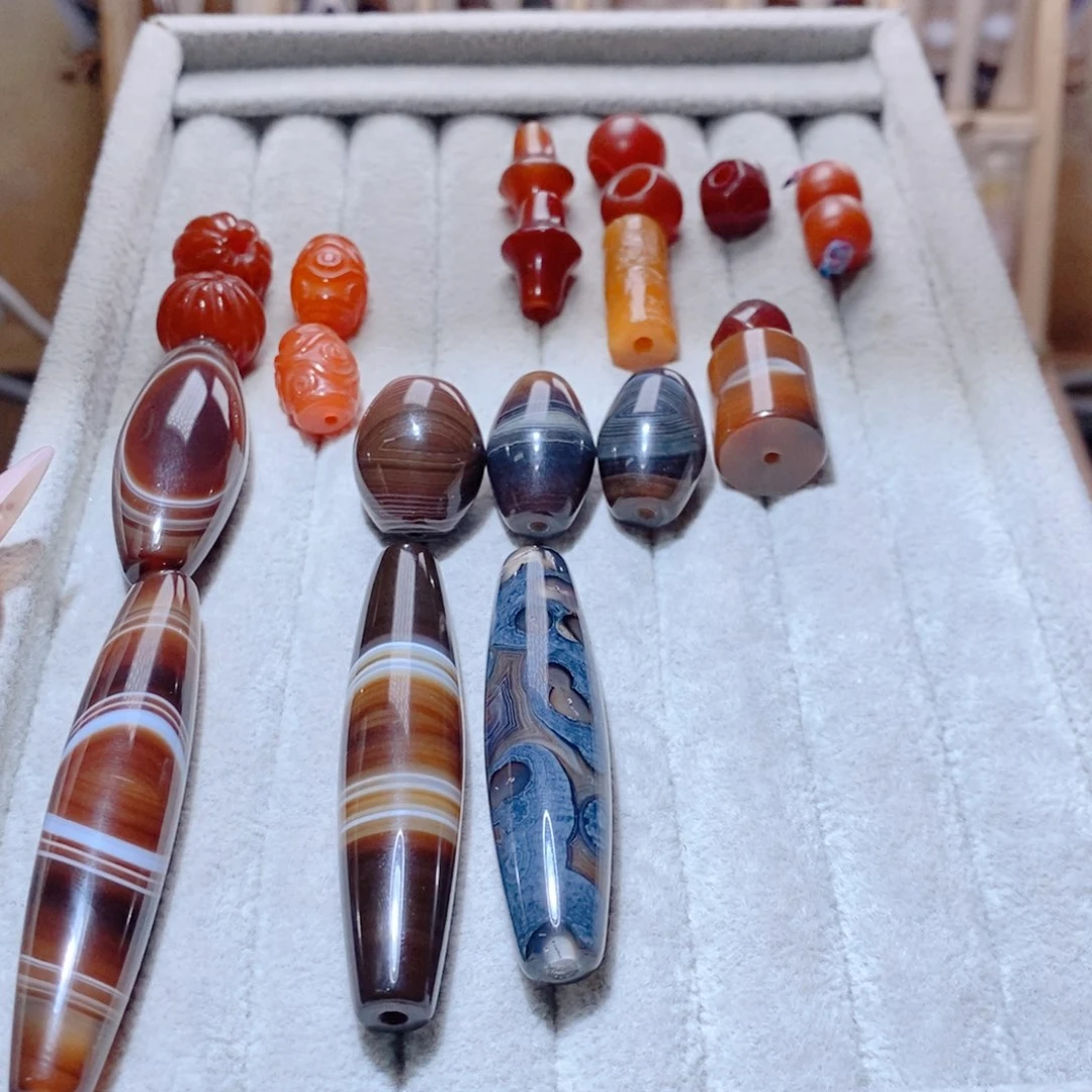 龍***馆玛瑙/玉髓颈饰未镶嵌