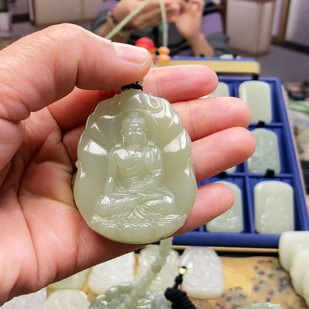 和田玉颈饰未镶嵌沧****求