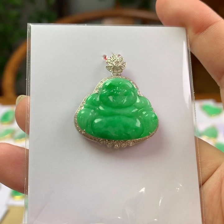 翡翠18K金镶嵌颈饰翡翠吊坠