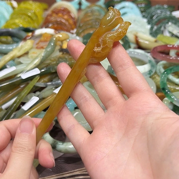 蛇纹石玉未镶嵌珠宝奇石