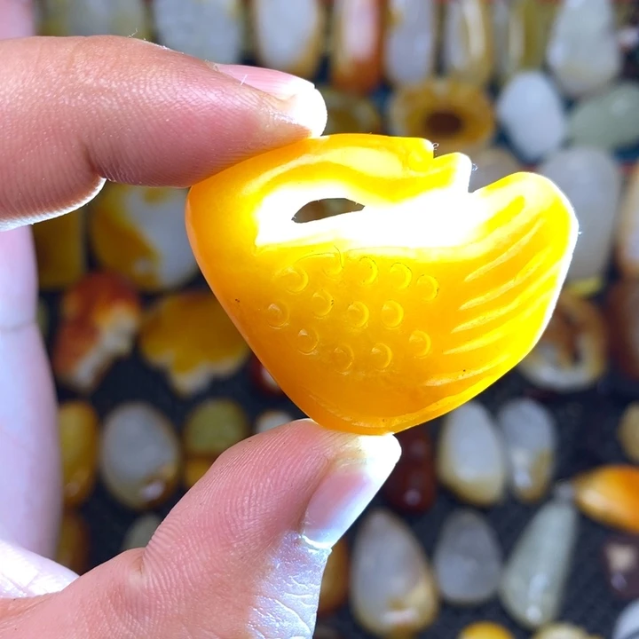 和田玉未镶嵌吊坠(赠链)