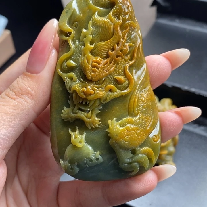 定制翡翠未镶嵌龙牌