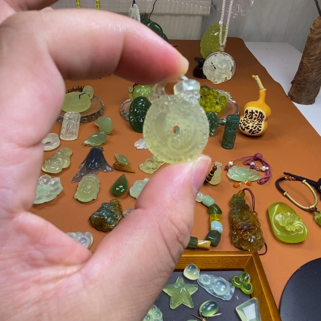 合金蛇纹石玉颈饰