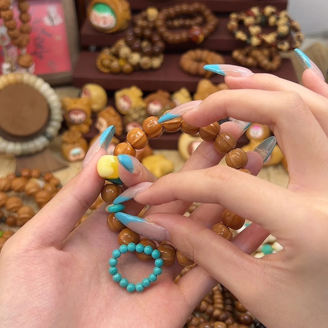 猴头核桃手串小****?鲨鱼搭配桶珠隔片跑环