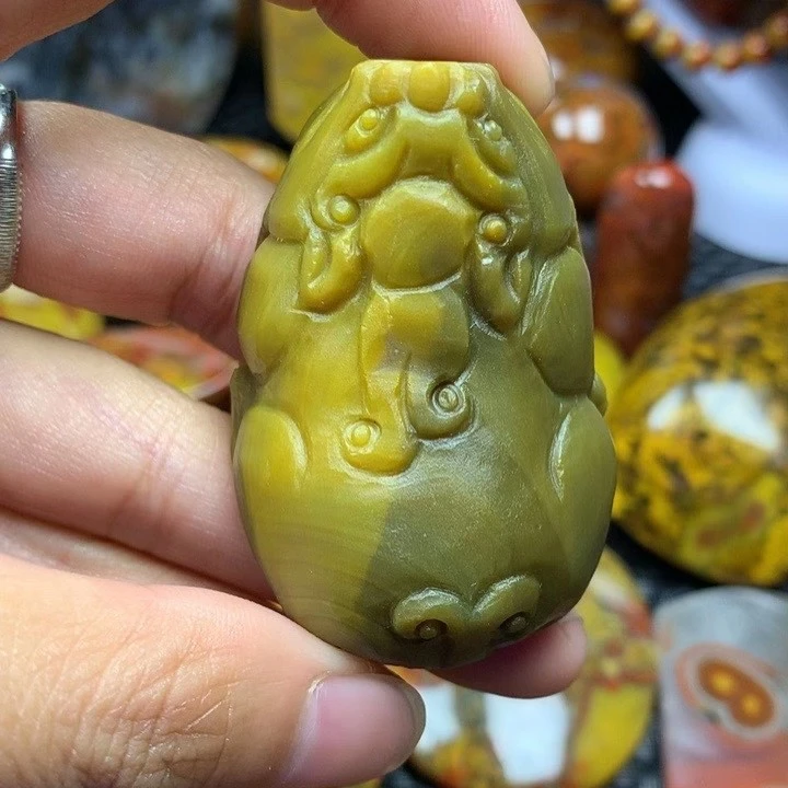 战国红玛瑙手工雕刻大貔貅俏色巧雕吊坠手把件