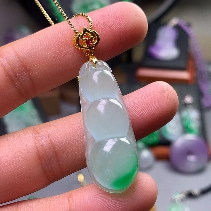 吊坠(赠链)未镶嵌翡翠