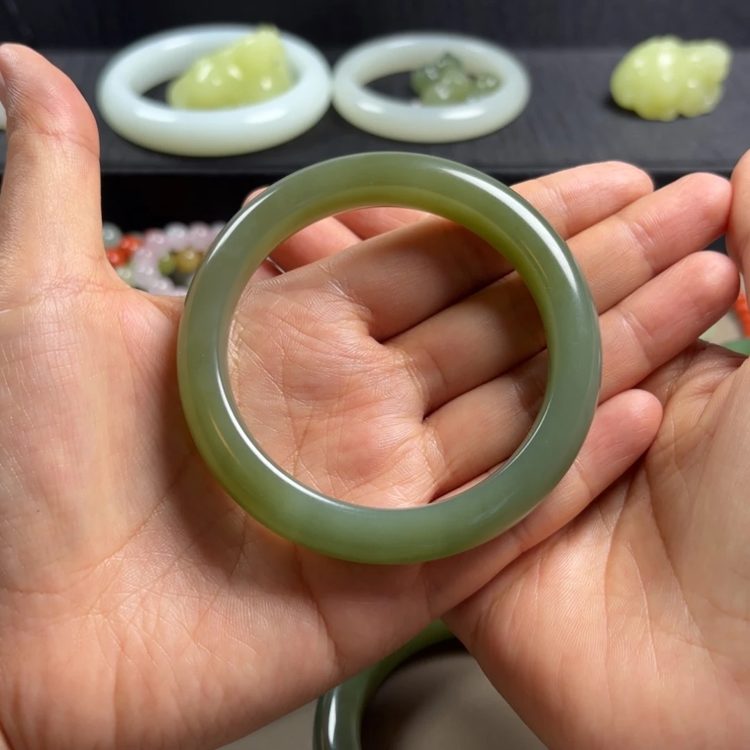 颈饰未镶嵌和田玉57圈口