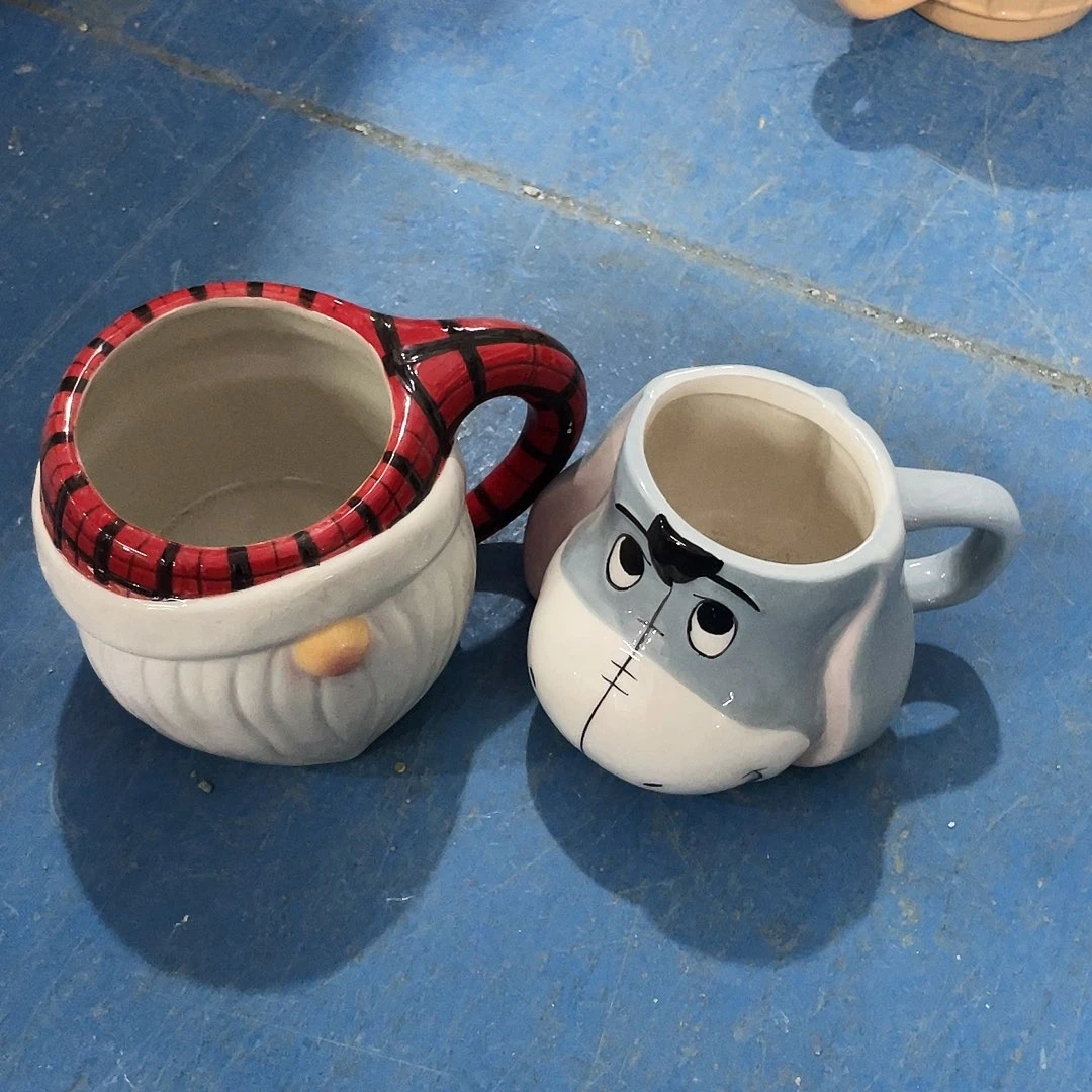 摆件北*  磕碰。封釉。