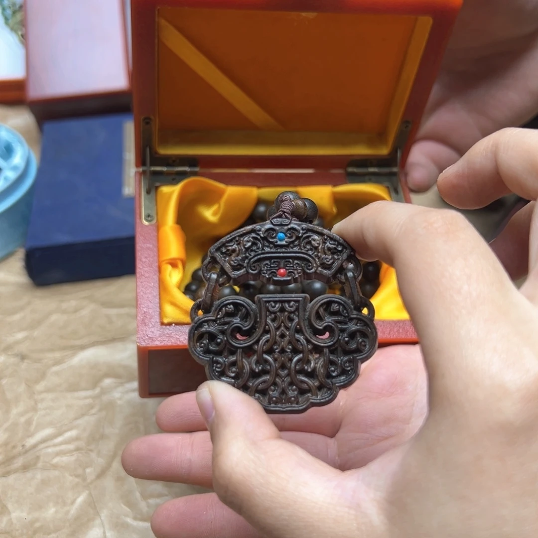 大叶紫檀（黑酸枝木类）