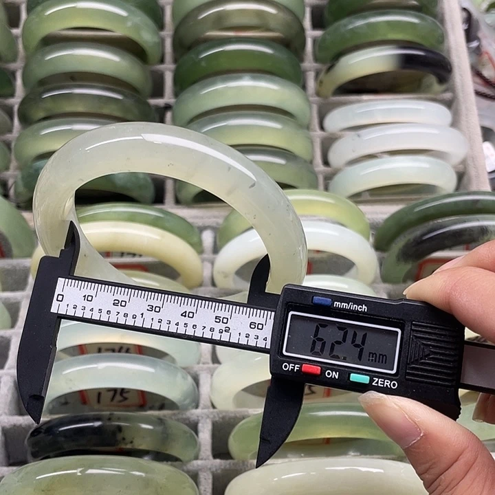 未镶嵌蛇纹石玉手镯164