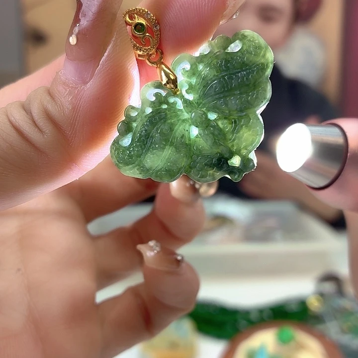 翡翠未镶嵌颈饰翡翠