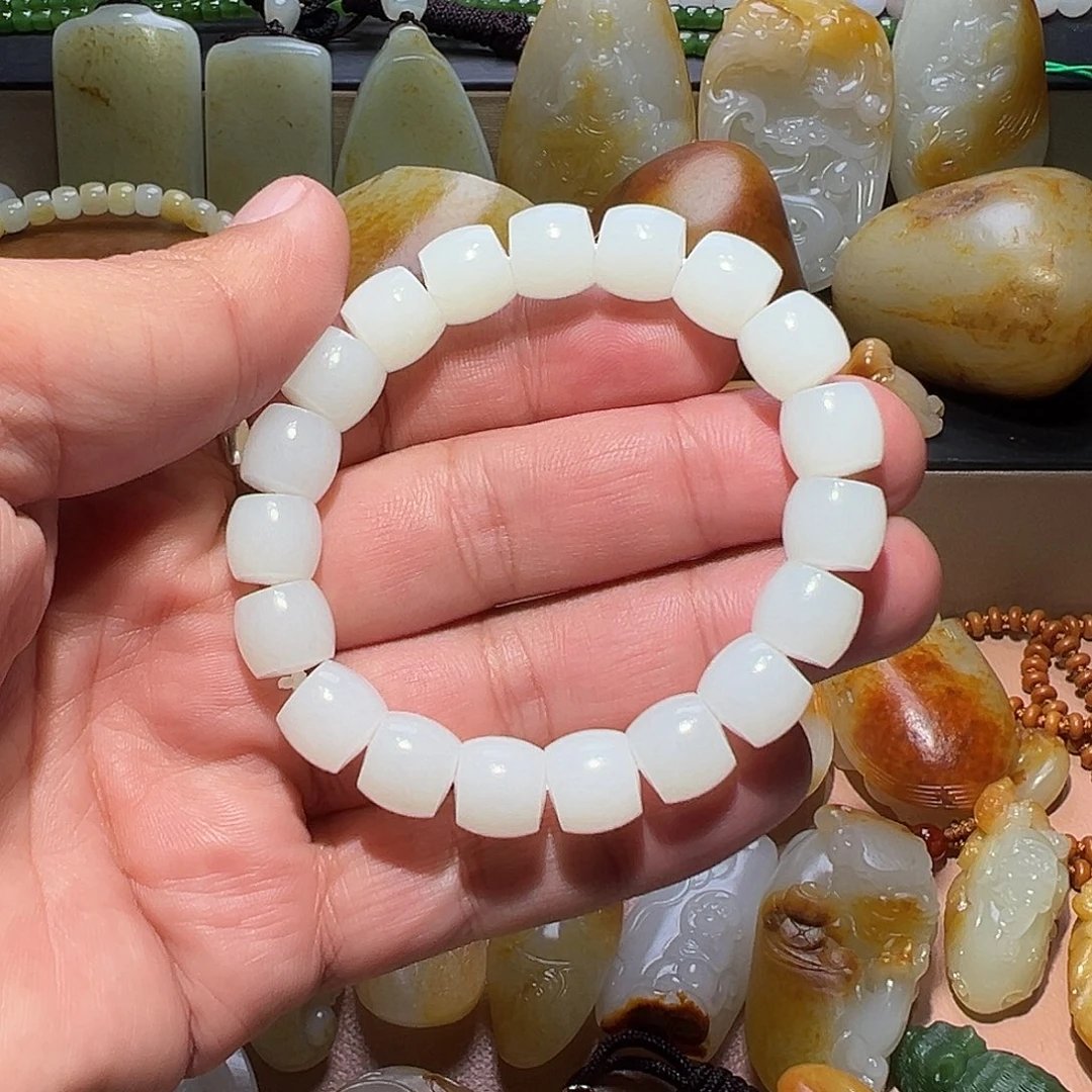 用***6和田玉未镶嵌颈饰