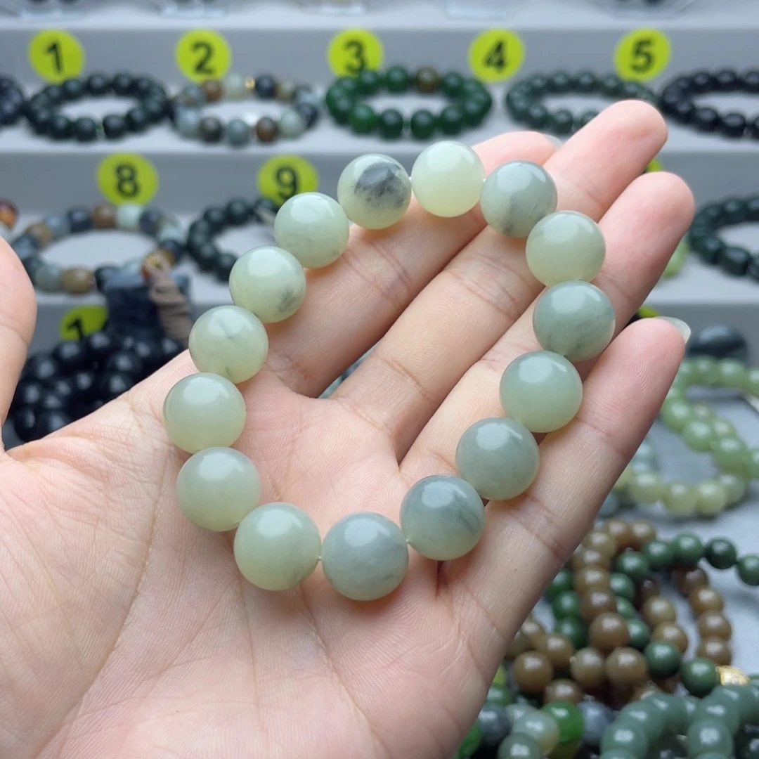 手链未镶嵌和田玉何**地