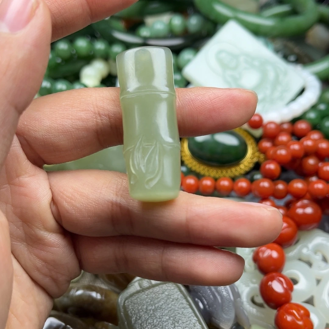 和田玉（黄玉）未镶嵌颈饰