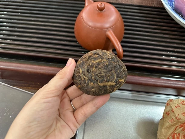 2000年龙凤甲级沱生茶烟韵好