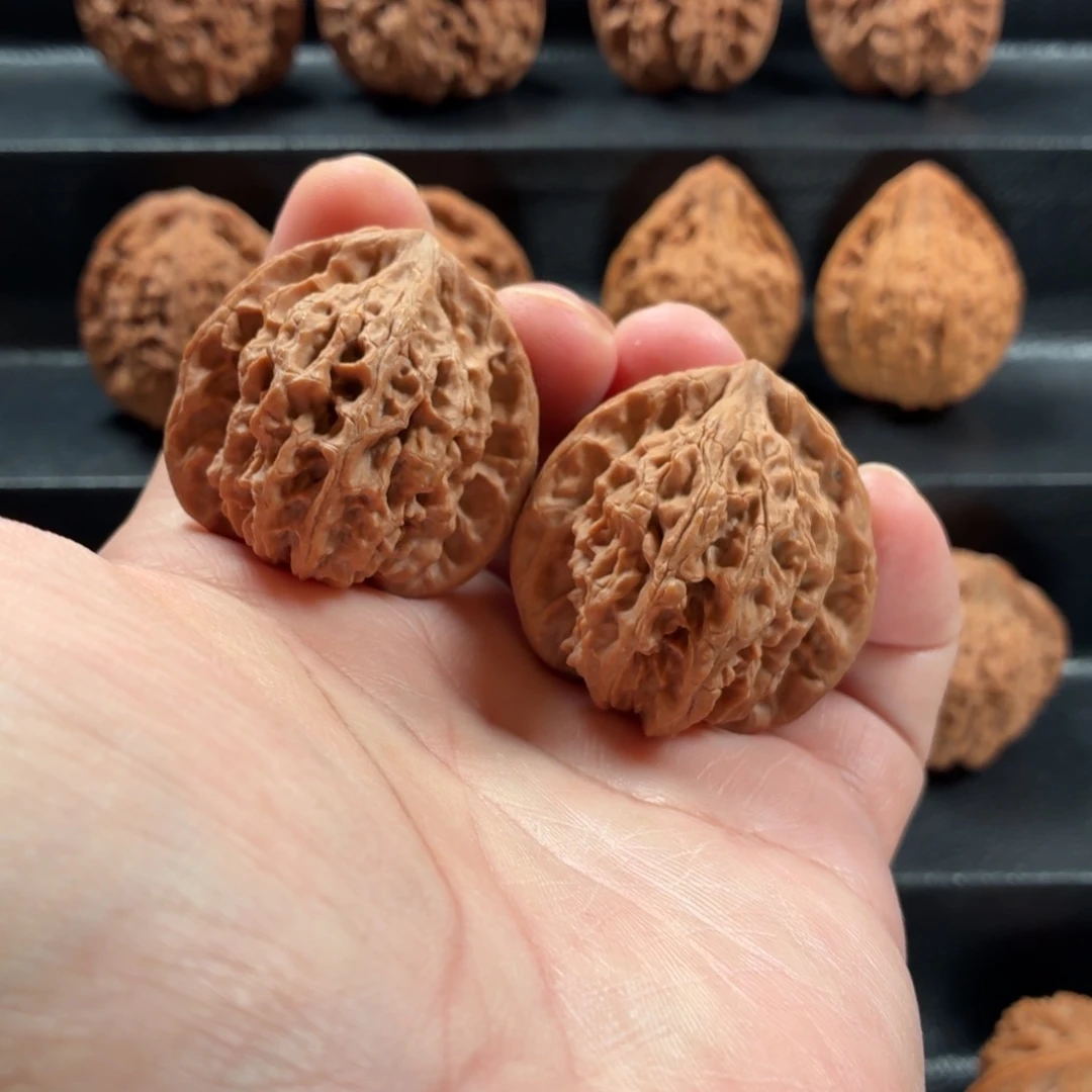 桃核把件野生原树老款公子帽39