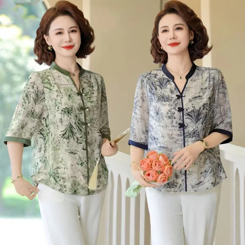 妈妈春夏装时尚碎花立领小衫2025新款中老年女装宽松显瘦洋气上衣