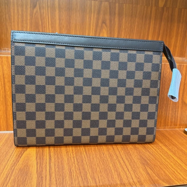 新款男士百搭休闲时尚真皮包重工洗漱包信封包大容量手拿包格子