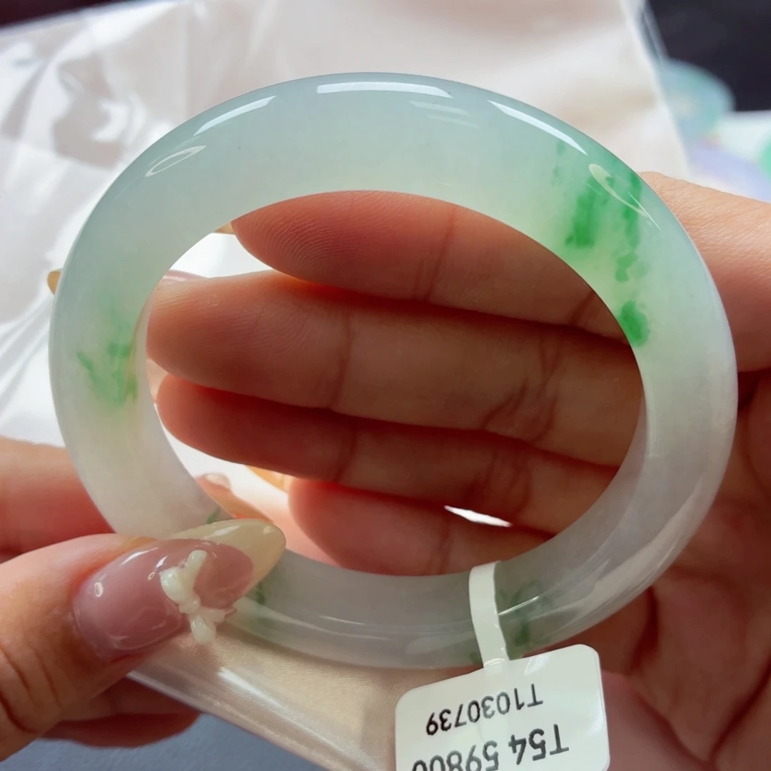 翡翠未镶嵌手镯68牛奶底飘绿花泥鳅背54.2-34