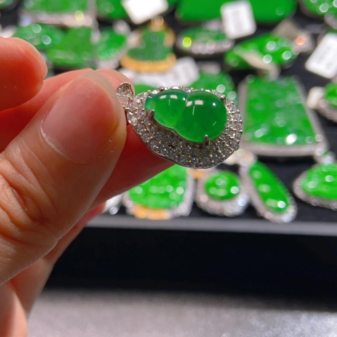 翡翠吊坠(不含链)未镶嵌