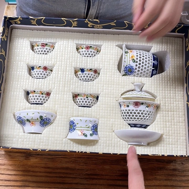 孤品茶具套装等。