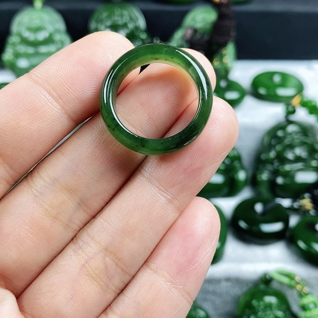 颈饰未镶嵌和田玉（碧玉）17.8mm