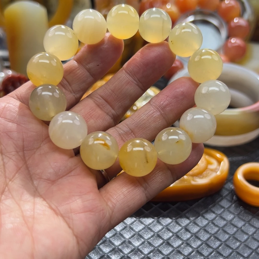 石英质玉未镶嵌颈饰