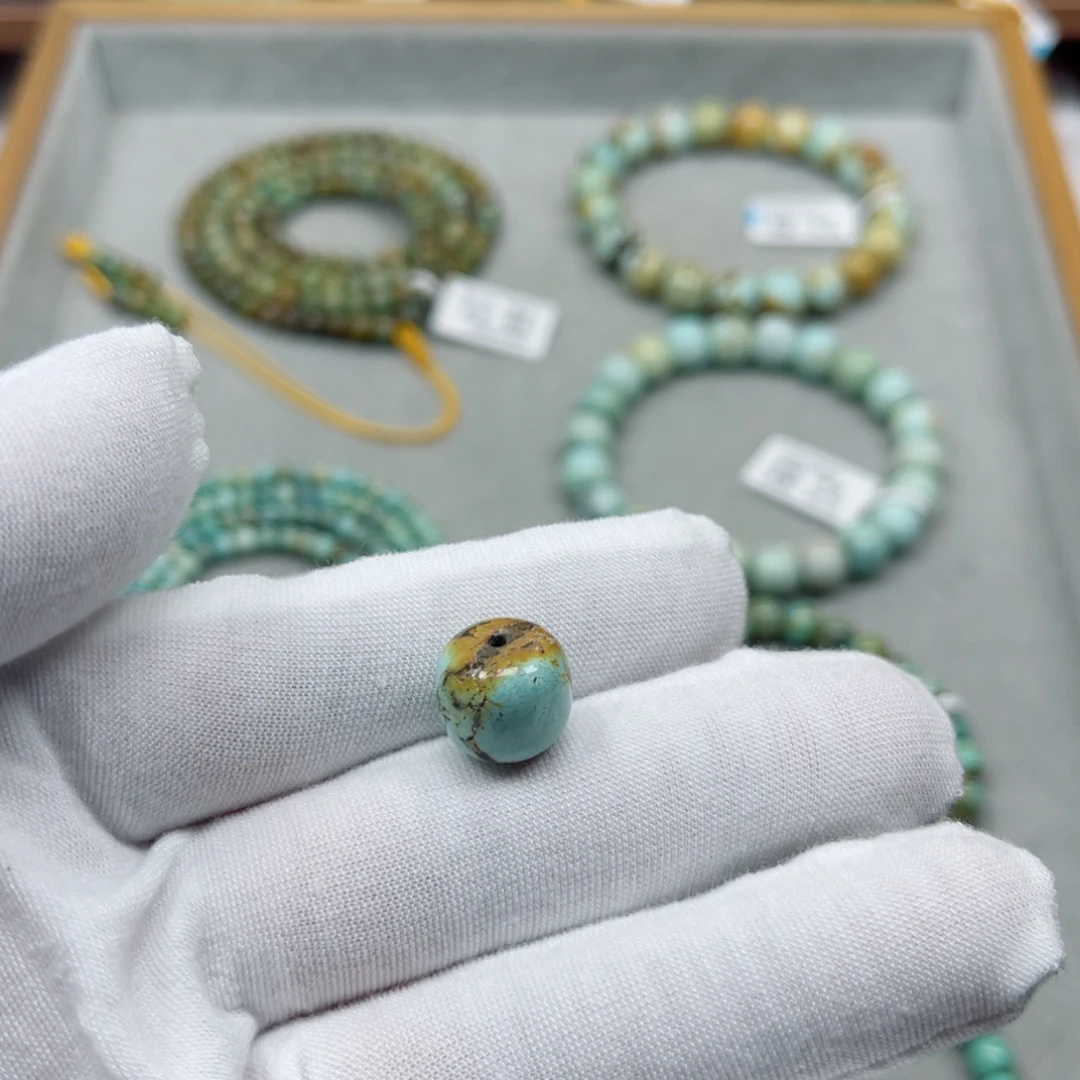 绿松石未镶嵌挂件