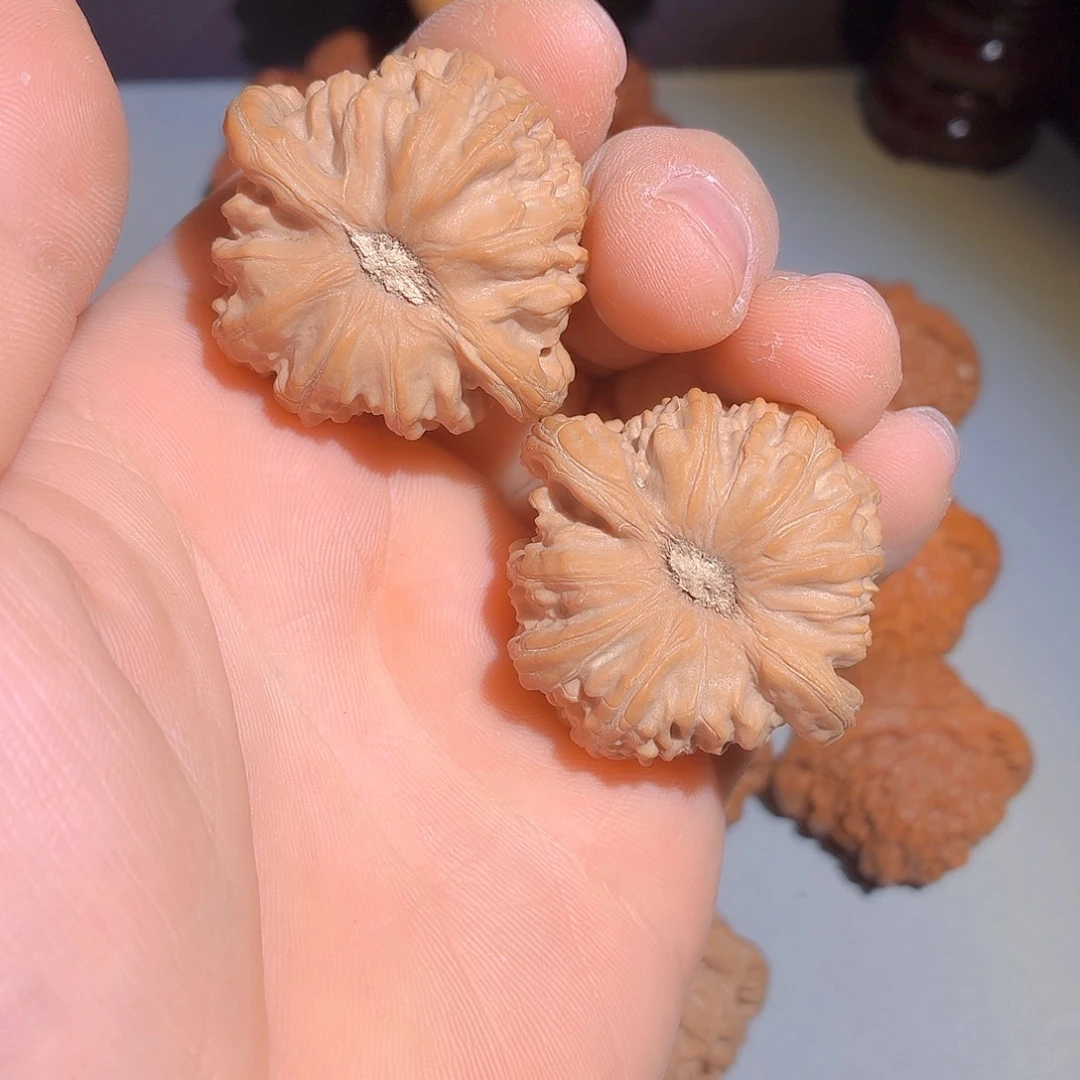 文玩核桃把件嫩白